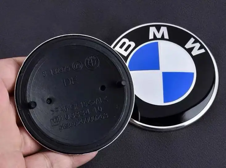ABS 82MM 74MM Für BMW Front Hood Emblem Stamm Hinten abzeichen logo F10 F20 G20 E87 E90 F30 F02 E83 E60 E63 F01 E46 Auto Zubehör