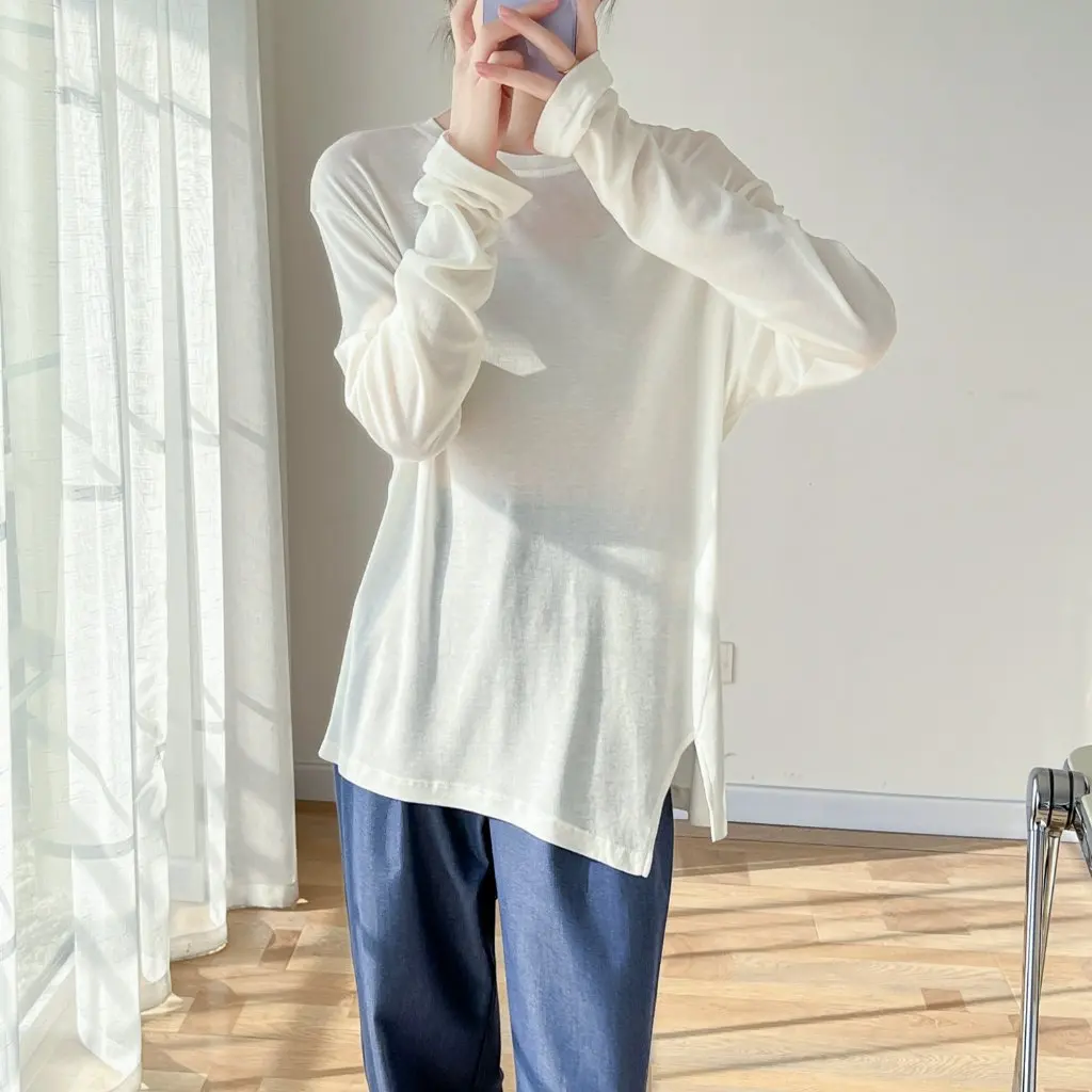 

Giant Soft Silk Lyocell Long-Sleeved T-Shirt for Women Summer Thin Air Conditioning Base Layer Blouse with Split