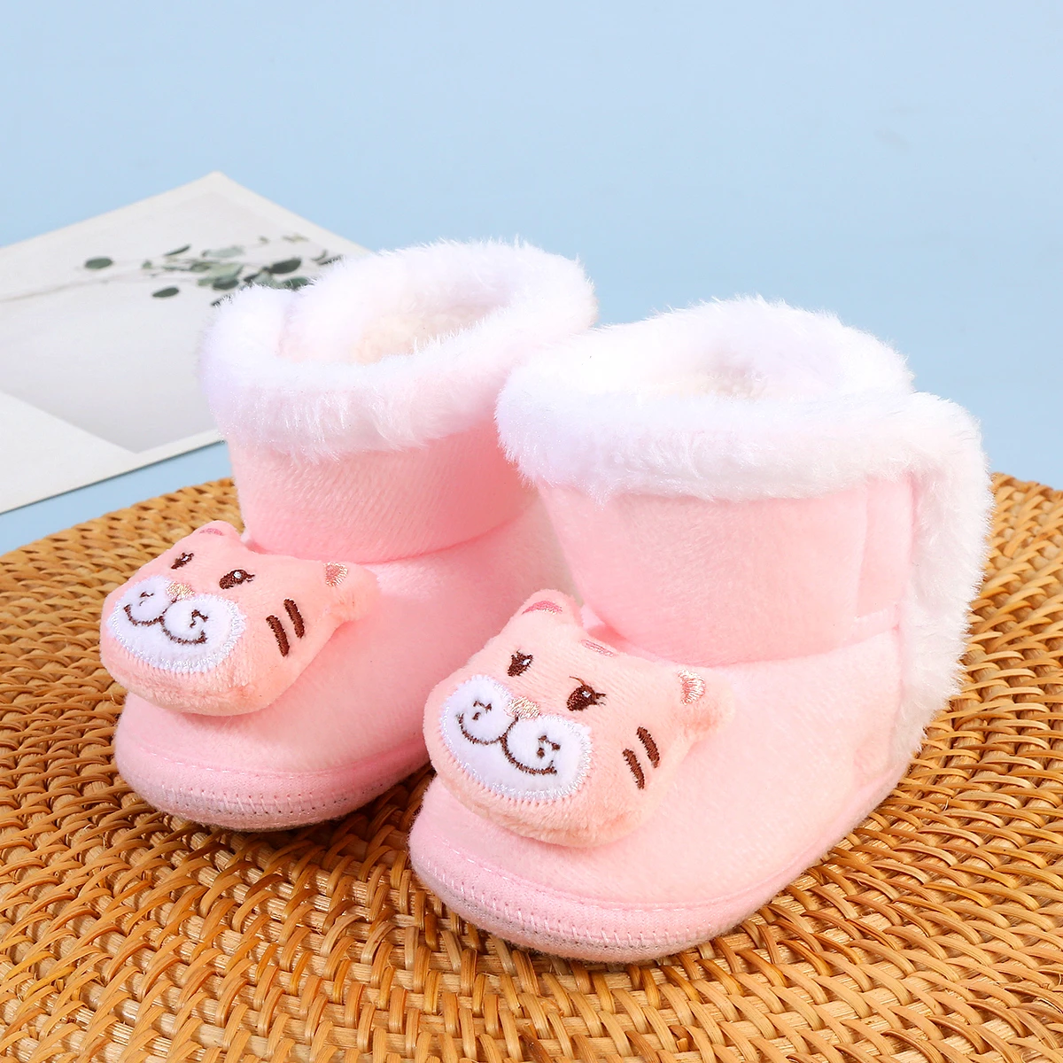 Baby Non-Slip Toddler Boots, Cute Cartoons, Soft Flat Shoes for Infants, Suitable for Indoor Holiday Parties and Gatherings.