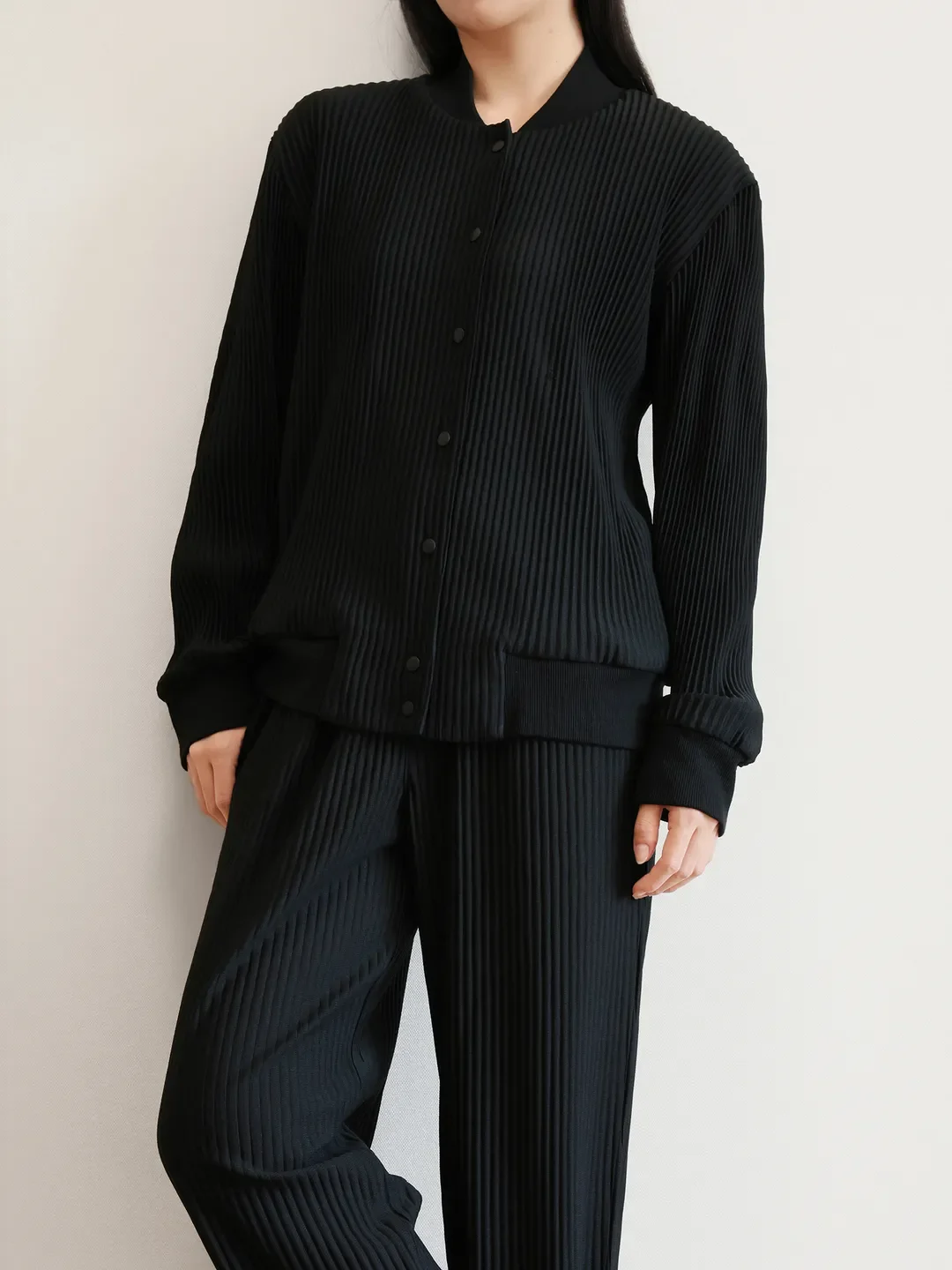 Miyake Pleated Bomber Jacket Women Solid Snap Button Ribbed Trim 2026 Autumn Winter Loose Pockets Cozy Varsity Jacket Daily