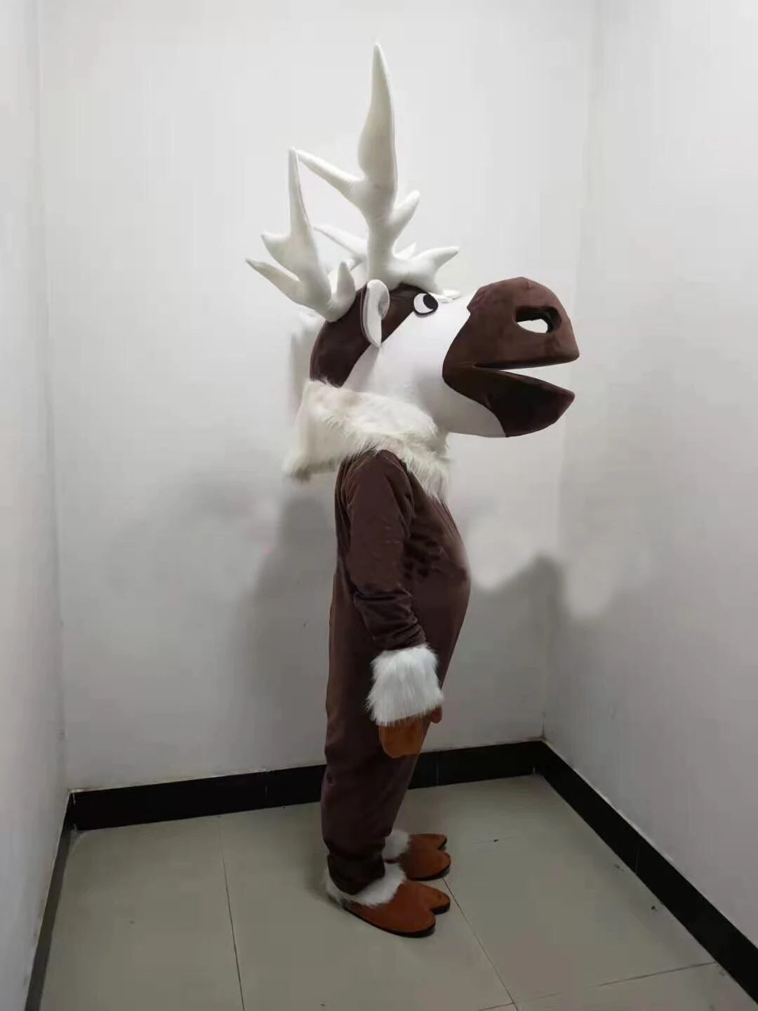 Christmas Deer Mascot Costume Plush Cartoon Elk Santa Claus Adult Cosplay Anime Costume Carnival Christmas Halloween Party Dress
