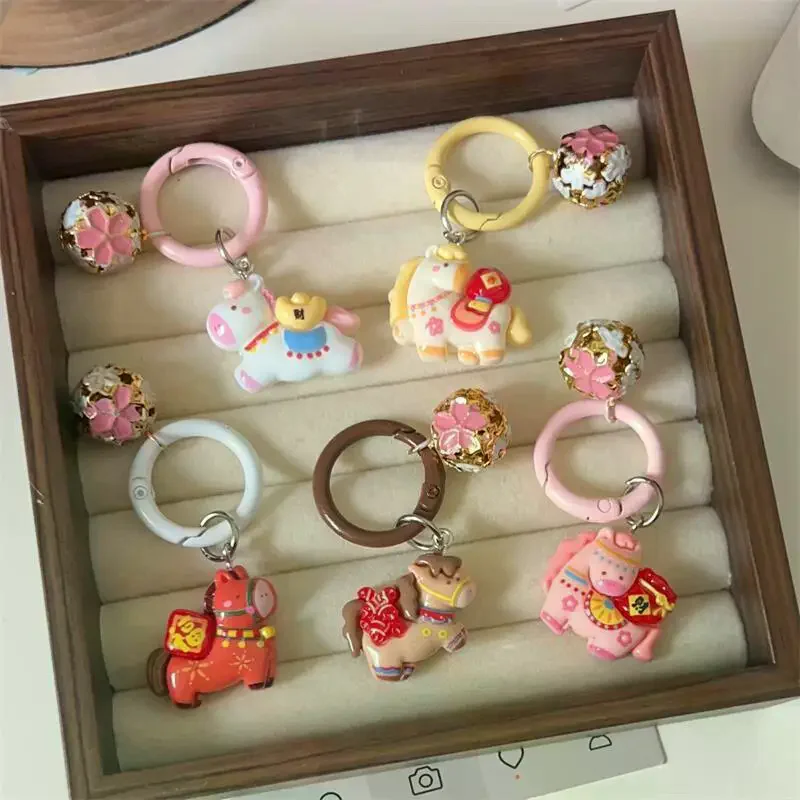 1-5-шт-мультфильм-цветной-удачи-пони-колокольчик-брелок-зодиакальная-лошадь-кулон-рюкзак-подвесной-декор-аксессуары-подарок-на-Новый-год