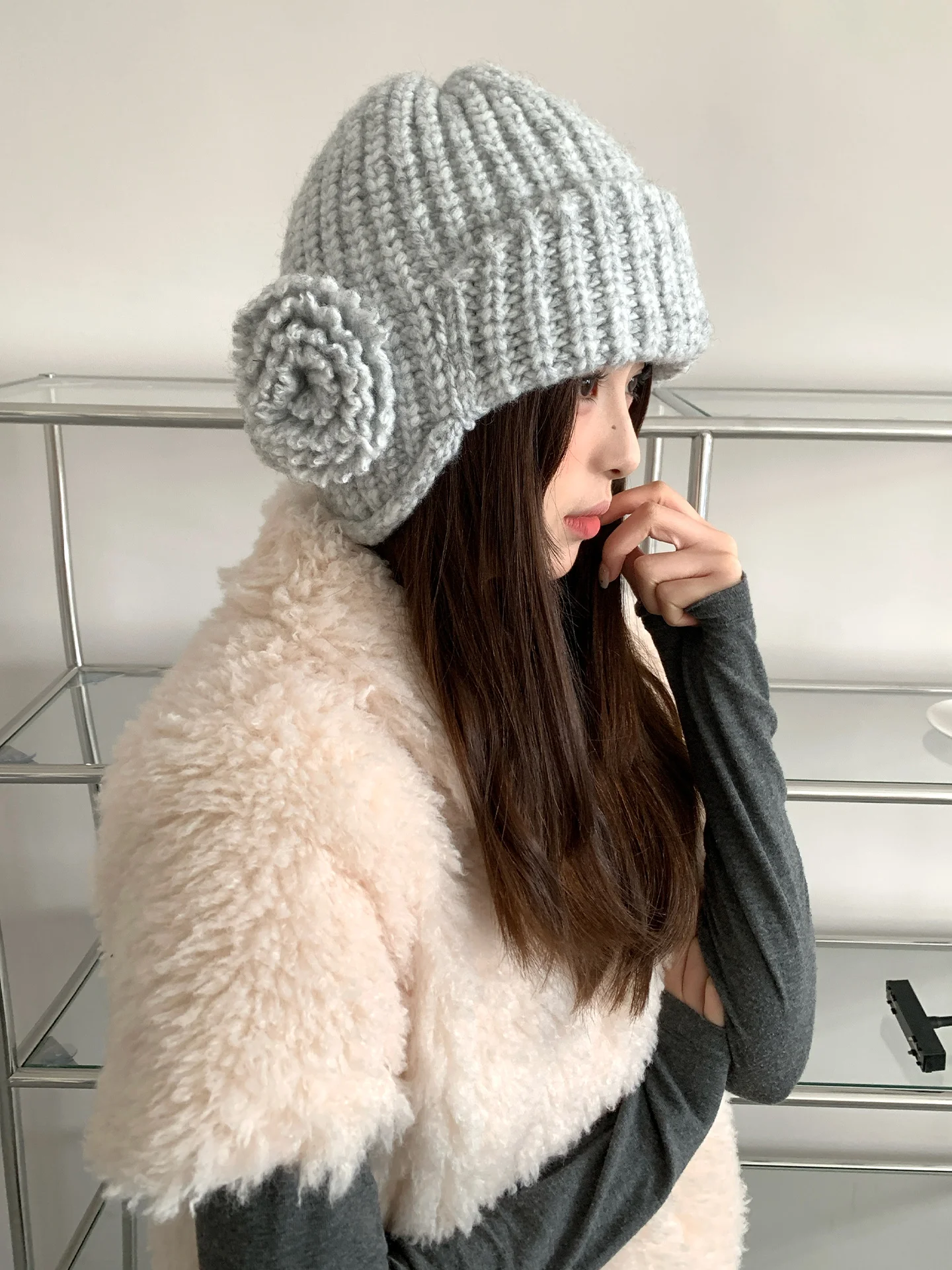 أغطية للأذنين محبوكة على الطراز الكوري للنساء قبعة شتوية للتدفئة والمعزولة