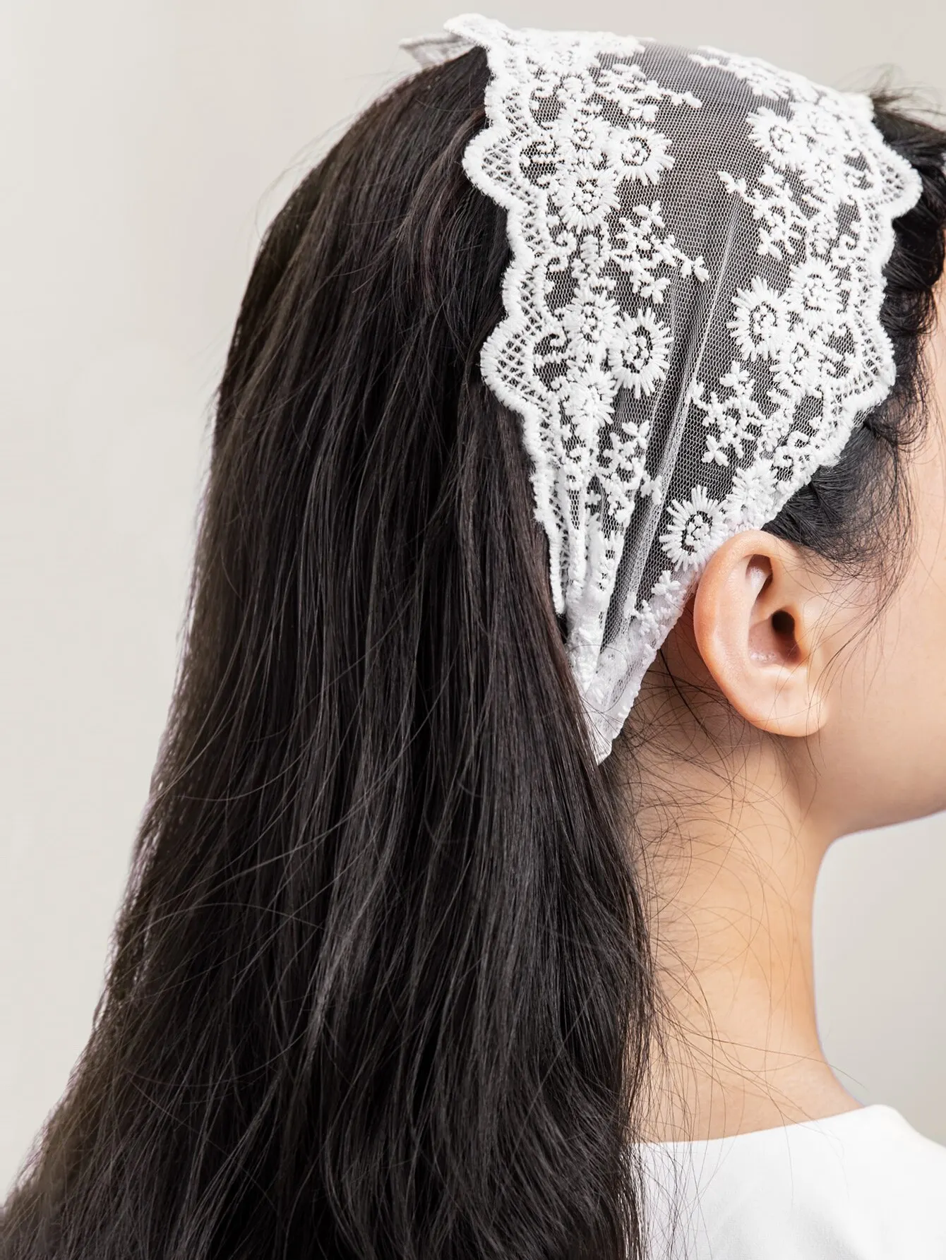 A Stylish Embroidered Floral Lace Extender Headband