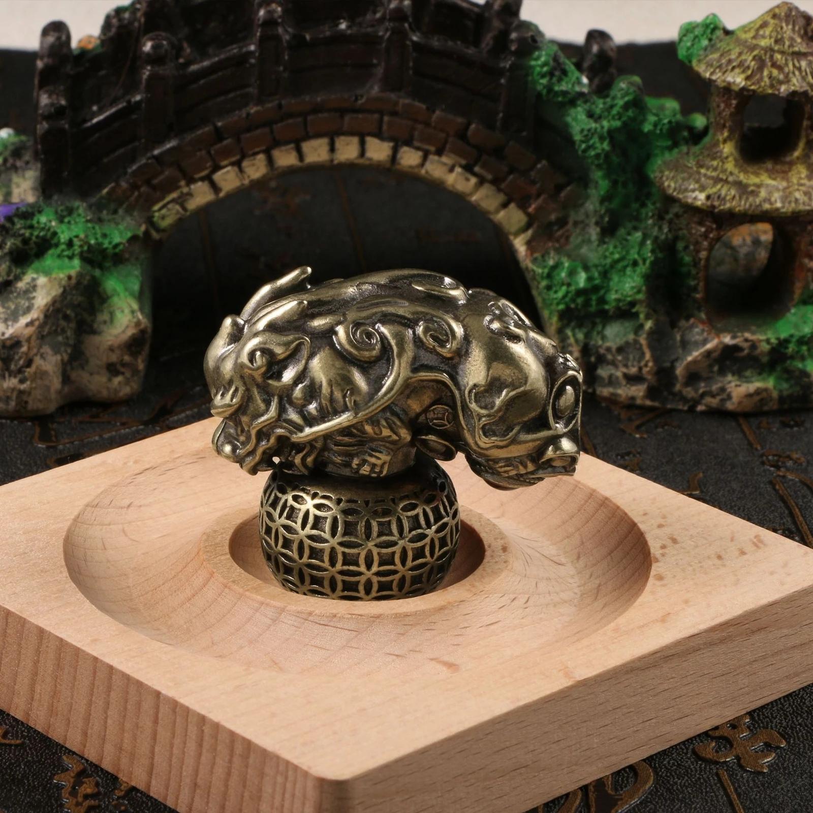 Chinese Brass Pixiu Pipe Fitting Vintage Animal Sculpture Tea Pet Desktop Ornament Feng Shui Lucky Wealth Gift