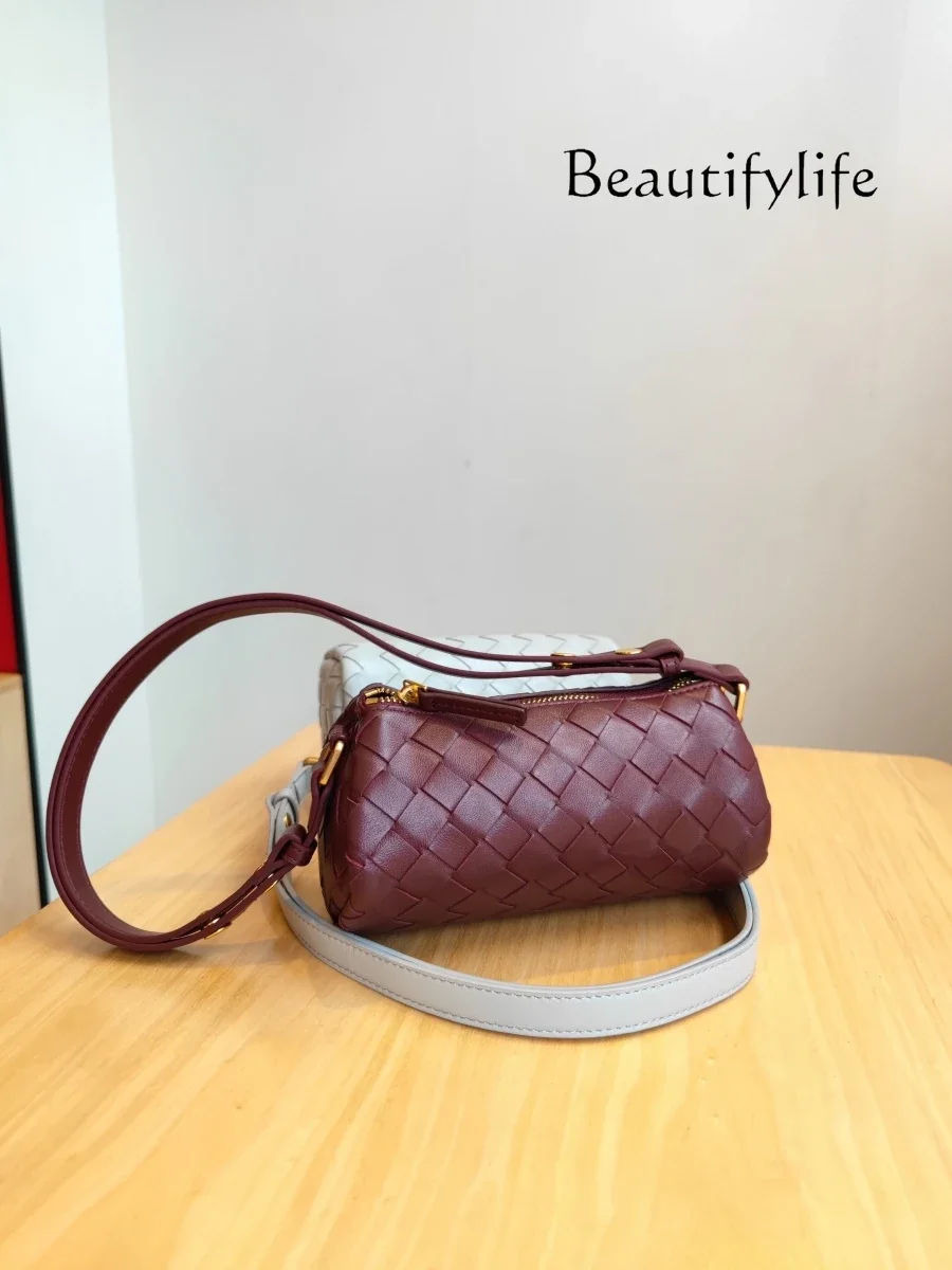 

Retro sheepskin hand-woven bag fashionable versatile portable pillow bag simple style leather messenger bag
