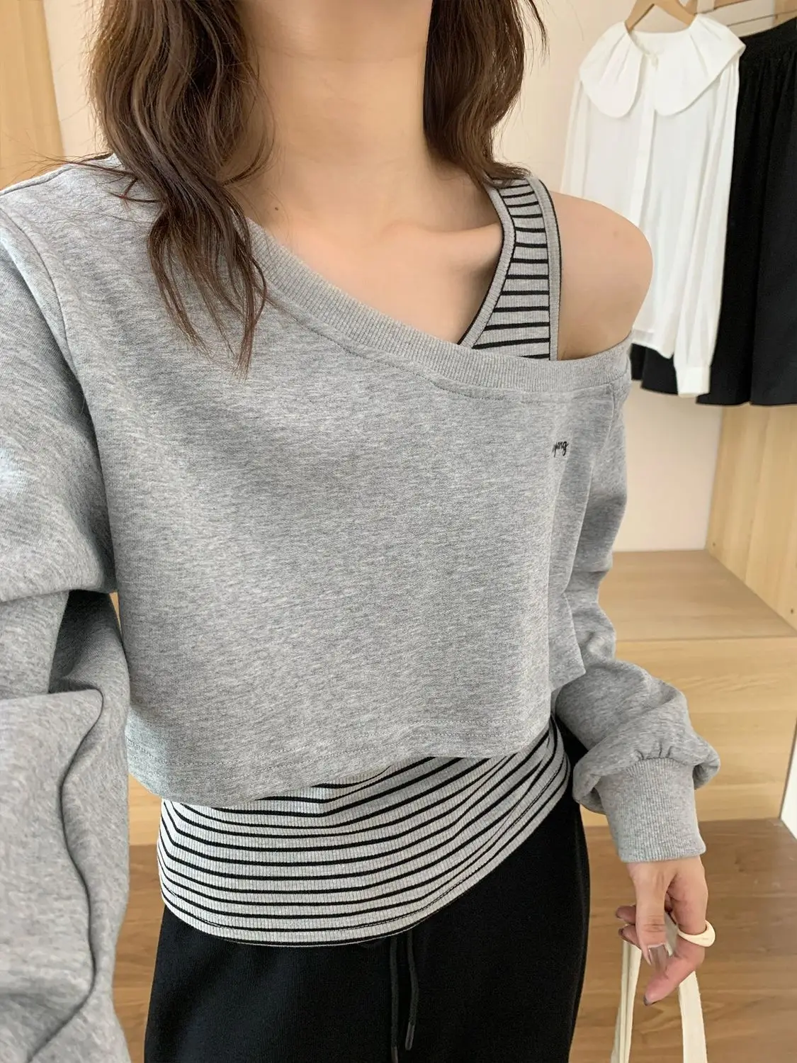 Designer Unique Off-shoulder Tops Women Two Piece Set Long Sleeve Striped Sweatshirt Fall Navy Hoodie Jacket Spring Outwear