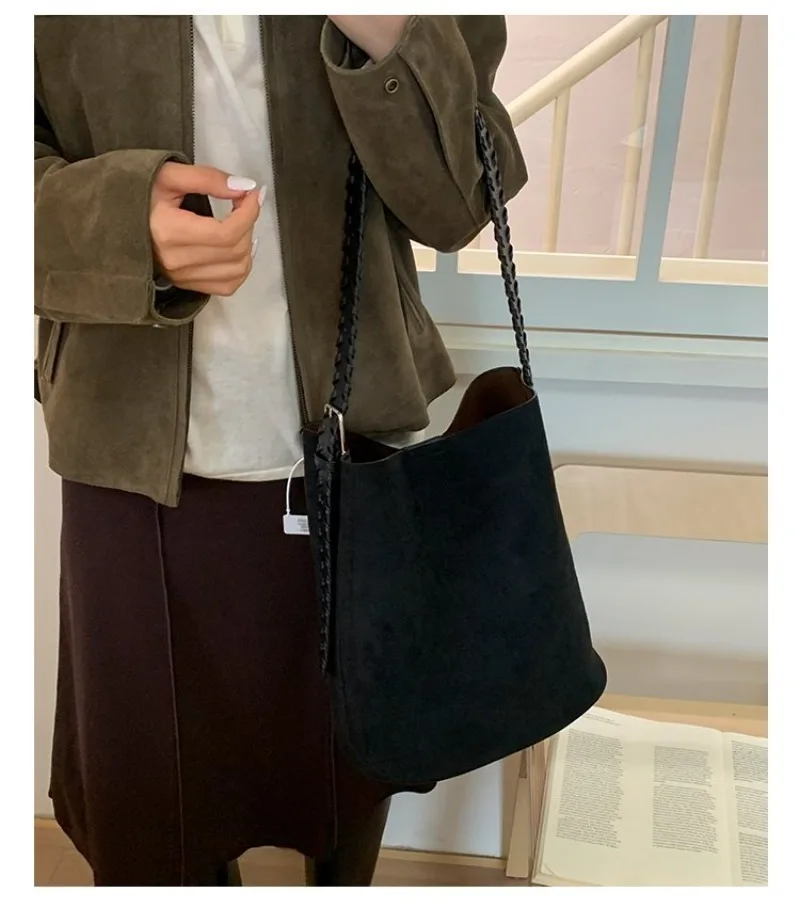 Mehrfarbige Wildleder-Schultertasche mit Verstellbarem Riemen, Lässiger Stil für Tägliches Einkaufen, Verabredungen, Pendeln und Kurzreisen – Detail 19