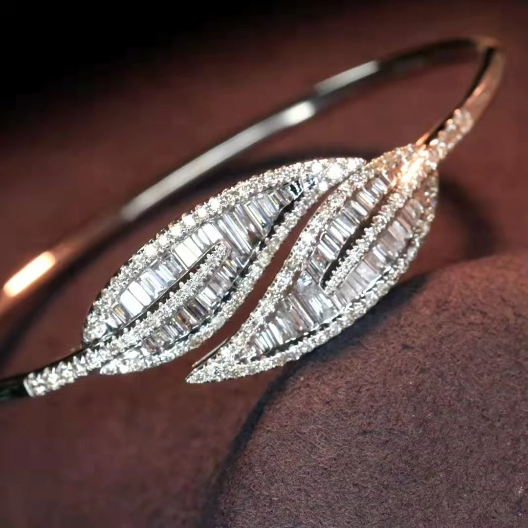 18K White Gold Natural Diamond Leaf Bracelet Ladies Anniversary Wedding Gift High Jewelry