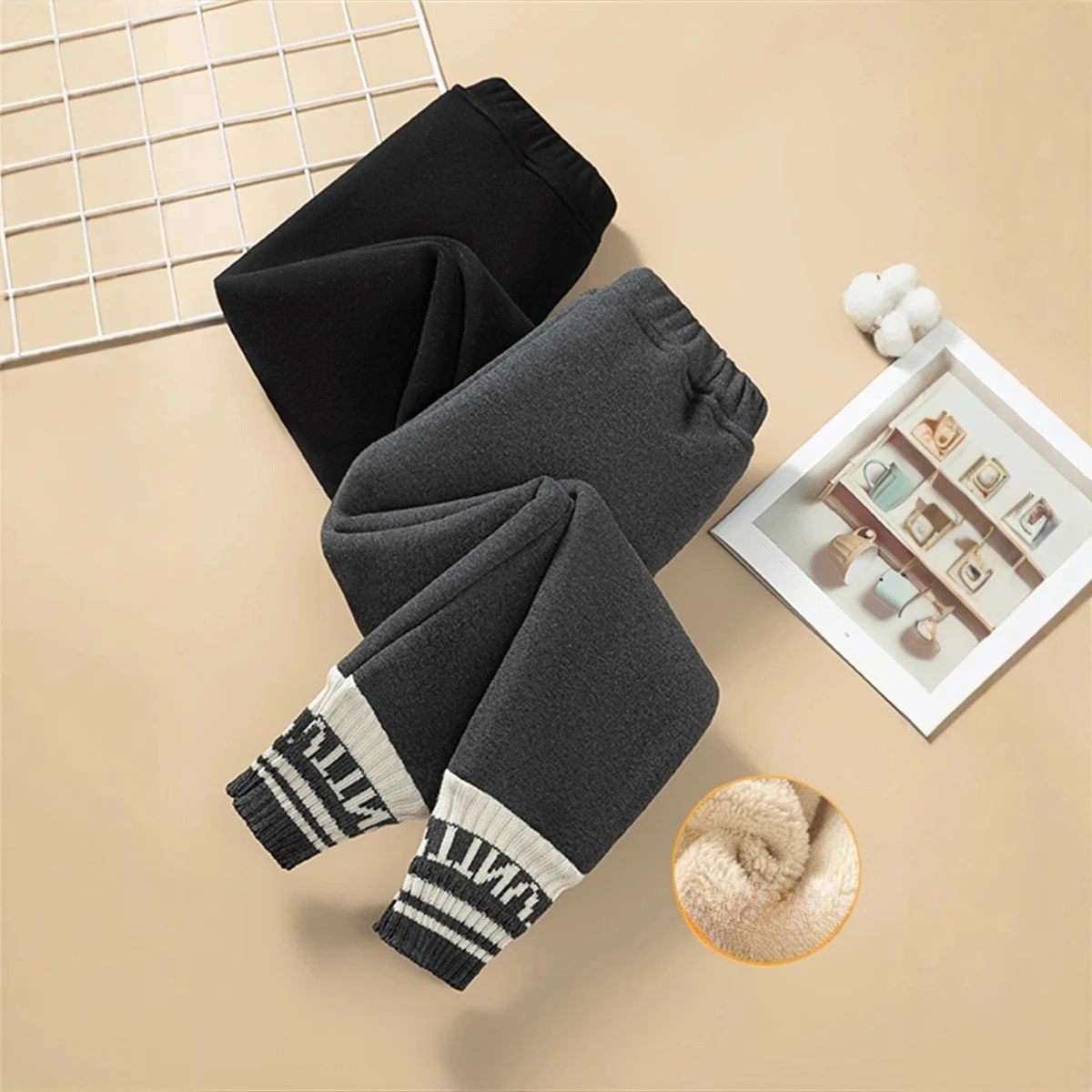 

New Style Baby Girls' Plush One-Piece Leggings Thick Cozy All-in-One Winter Pants for Toddlers Autumn & Winter Fashion