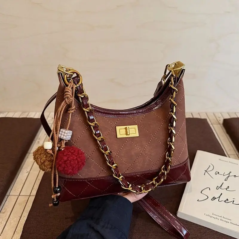 

Shoulder Bag for Women, Fashion Crossbody & Handbag Purse with Chain Accent, Versatile Day to Night Bag