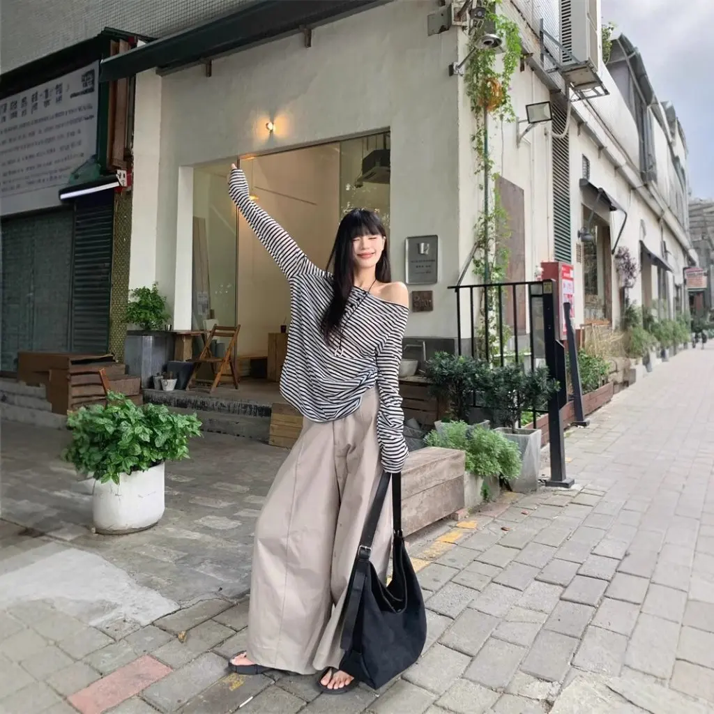 

Women's Contrast Stripes Sloping Shoulder Long-Sleeved T-Shirt Summer Lazy Loose Sun Protection Blouse Thin Versatile Top