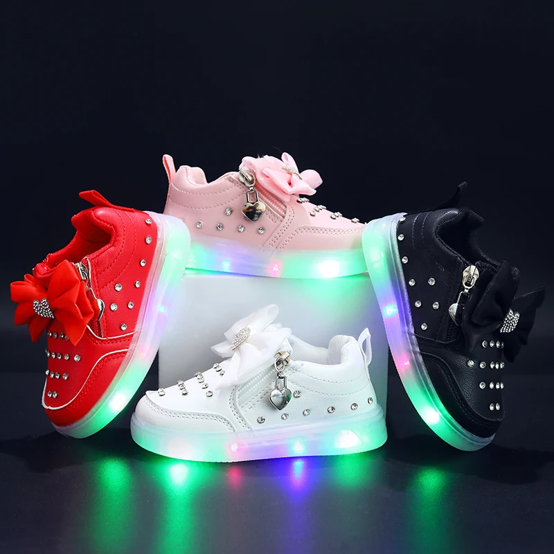 Mgo Kidss New Spring and Autumn Light-Up Princess Sneakers, Bright Diamond Children's Shoes, Student Shoes for Ages 1-6, Casual Shoes, Sports Shoes, Glowing Shoes, Flashing Shoes