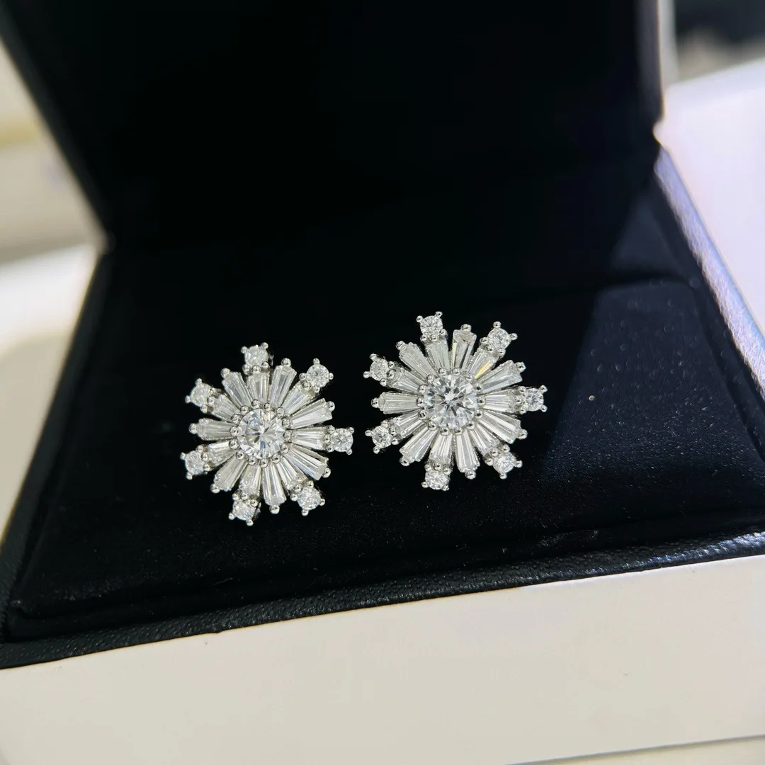 

Fashion S925 pure silver luxury top quality European and American shaped snowflake earrings jewelry wedding gift