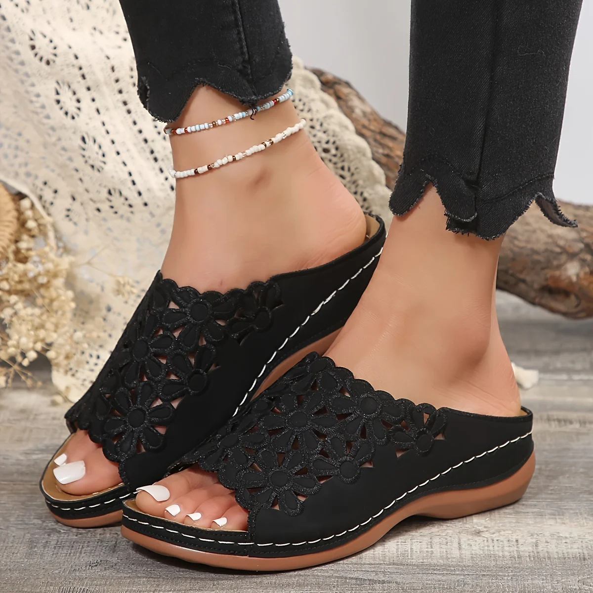 Elegante Blumen-Komfort-Sandalen für Damen – ausgehöhltes, stilvolles Keildesign, vielseitige Slides für Freizeit- und Strandbekleidung – Detail 1