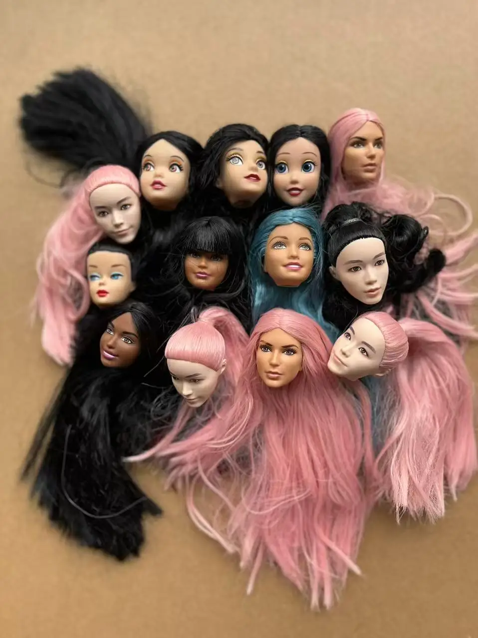 1/6 رؤوس دمى وجه نادر ألعاب على شكل جلد أبيض أو بني وشعر طويل ملون لجامعي الدمى ملحقات أجزاء الدمى للفتيات