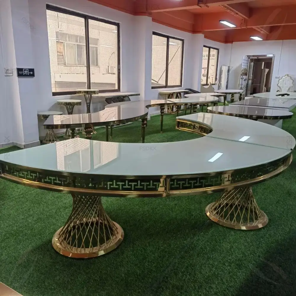 FSDKX Luxurious Event Gold Stainless Steel Serpentine Dining Tables Round for Wed