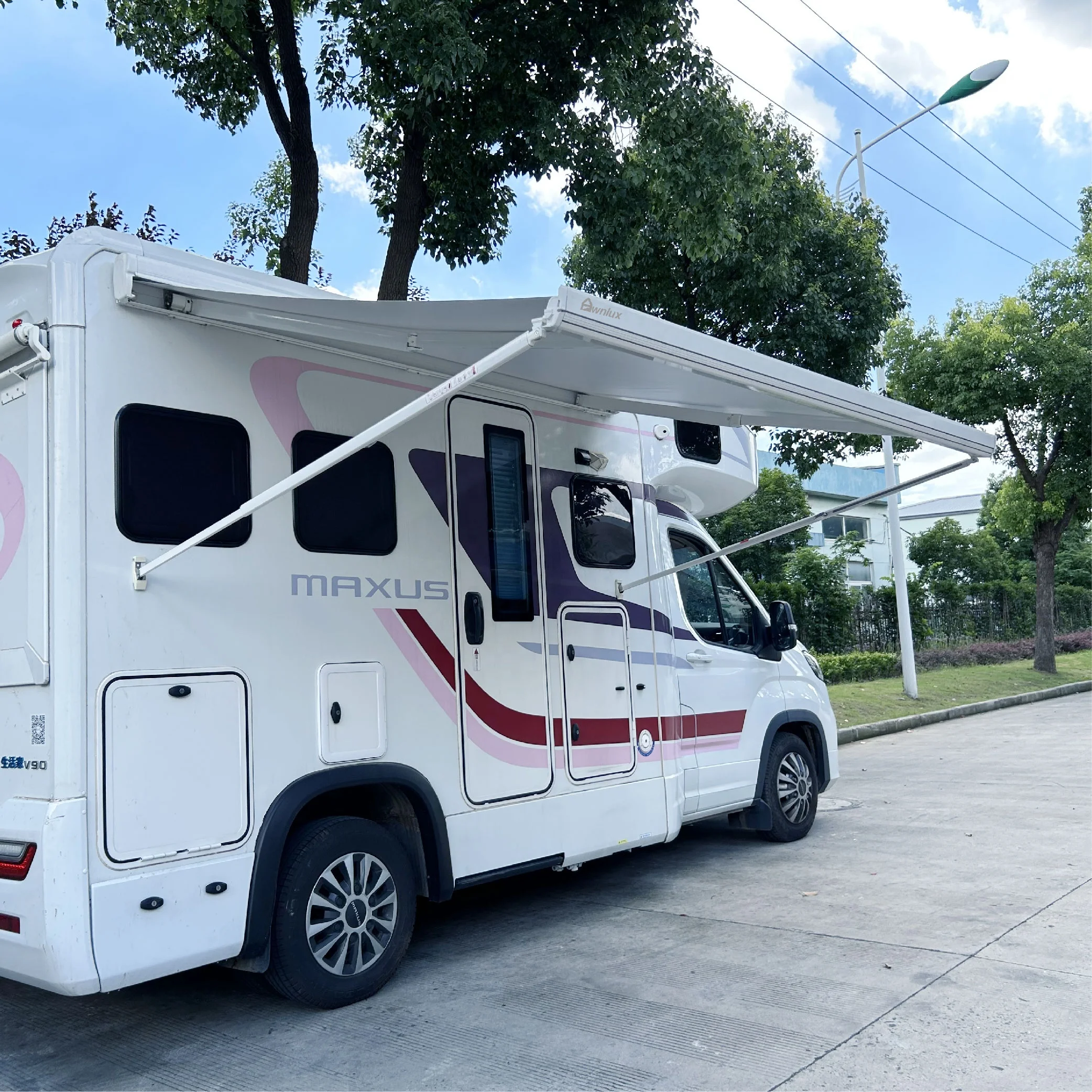 Small MOQ Economic RV Caravan Motorhome Awning Electric Durable Awning W5500 with Aluminum Alloy Arm