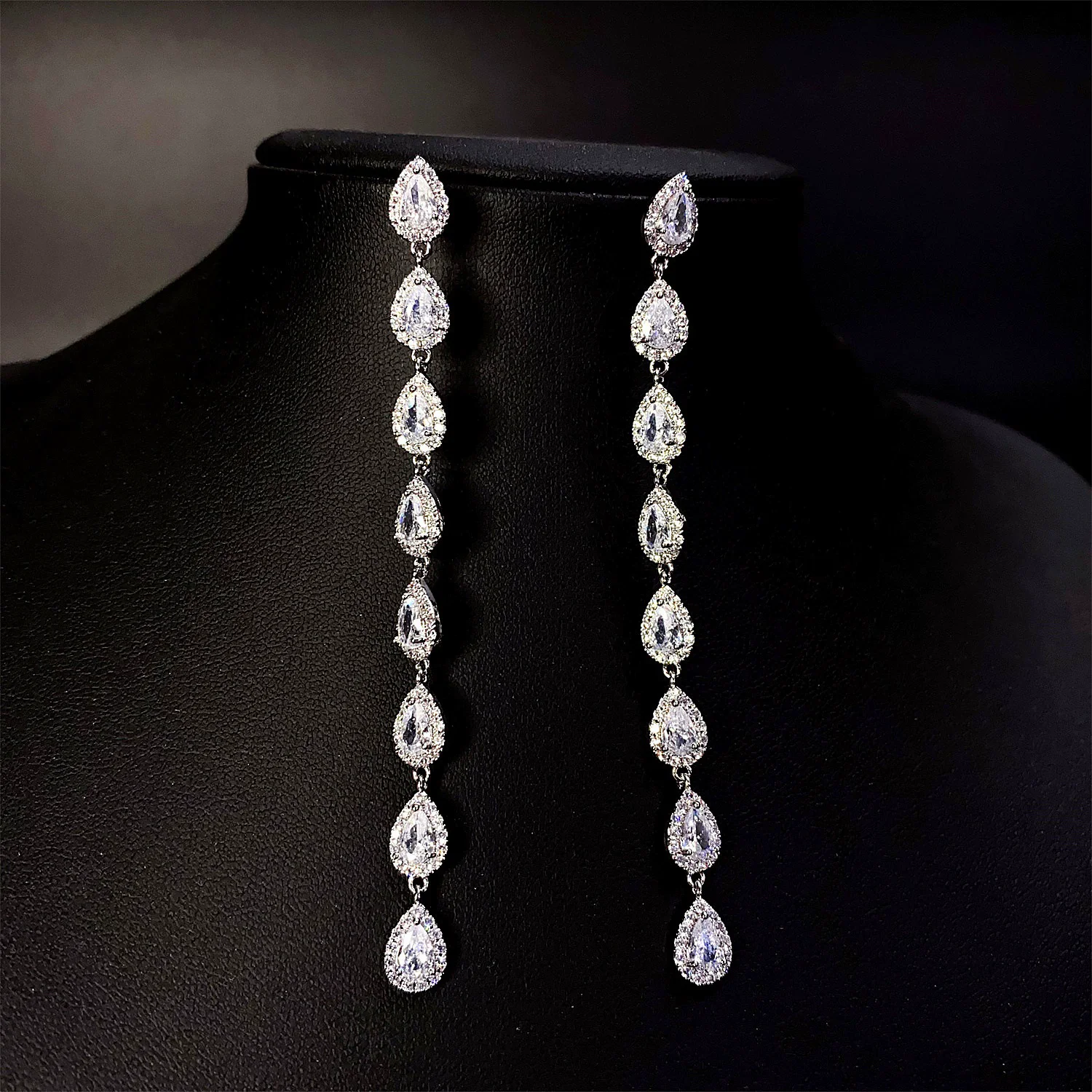 

Extra-long drop earring ultra-flashy elegant tassel party stage ear accessory