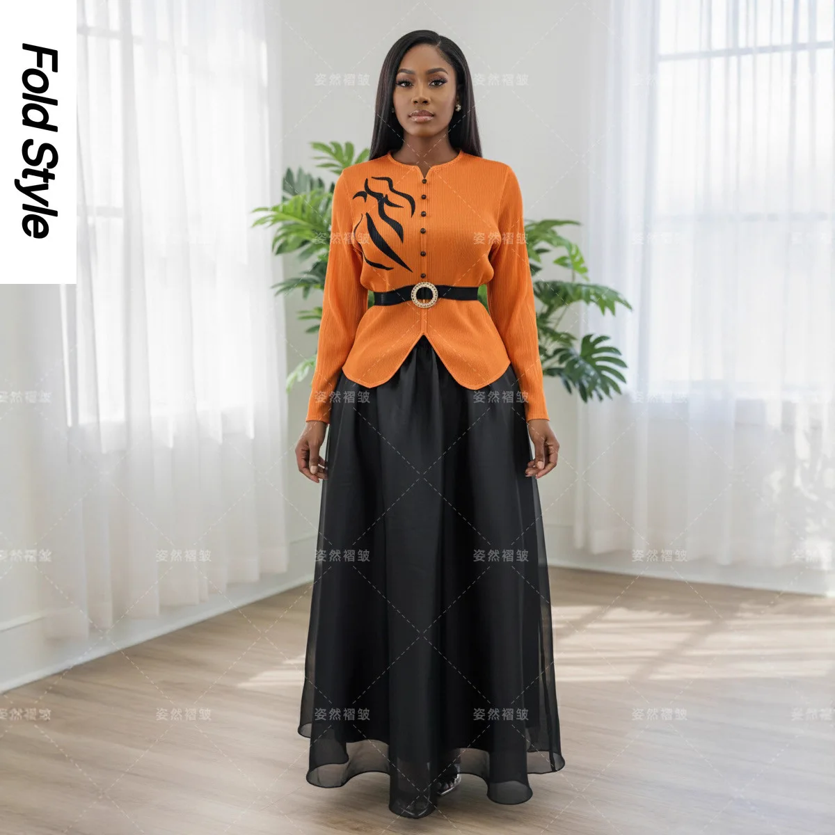 

2025 г., свободная женская одежда, комплект узкого платья, плиссированный комплект Miyake с длинными рукавами, французская мода, высококачественный комплект из двух предметов