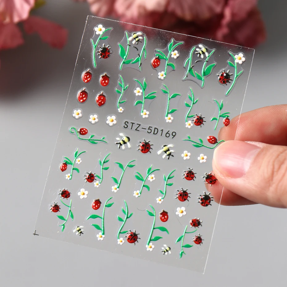 لطيف الكرتون الخنفساء الأزهار مسمار ملصقات 5D تنقش ذاتية اللصق مسمار الشارات بما في ذلك الفراولة ديزي DIY مسمار الديكور