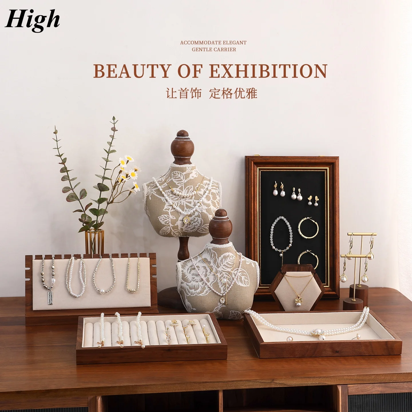 

Jewelry Display Stand Vintage Locket Necklace Holder Human Body Bust Mannequin Wrapped Rack For ganizer Necklace Display