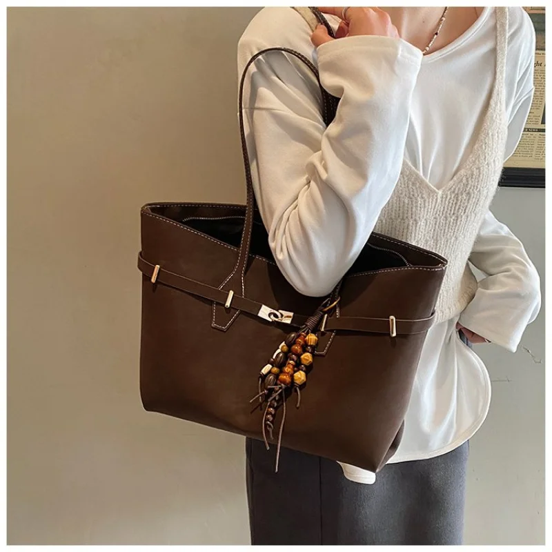 

Women's Hand Bags Crafted From Polyester Leather Boasting Guatemala Famous Vintage Neat Spacious Look