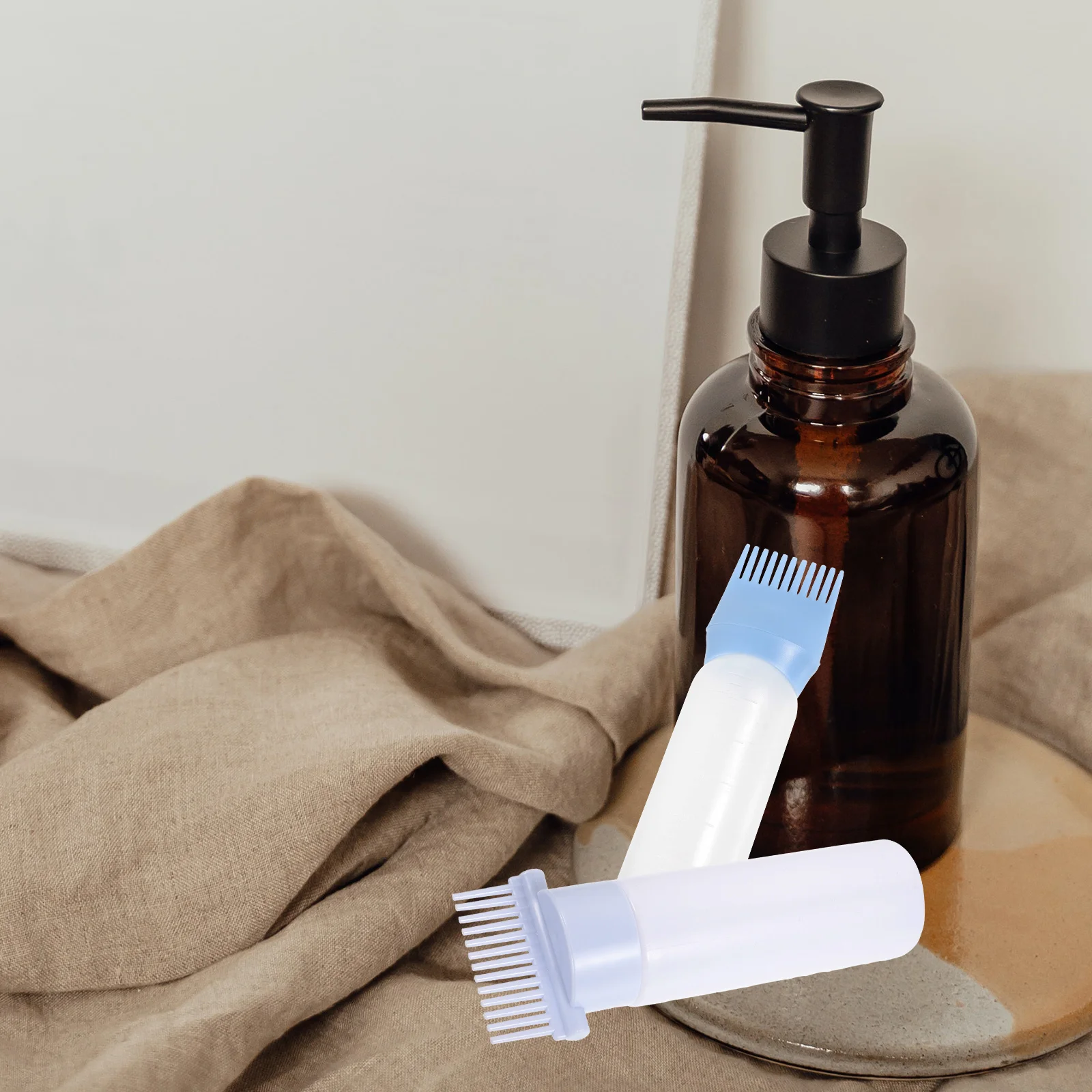 

2Pcs Root Comb Hair Dye Bottles Durable PP Material Easy One-Handed Application Home Salon Barber Hair Dyeing Tools