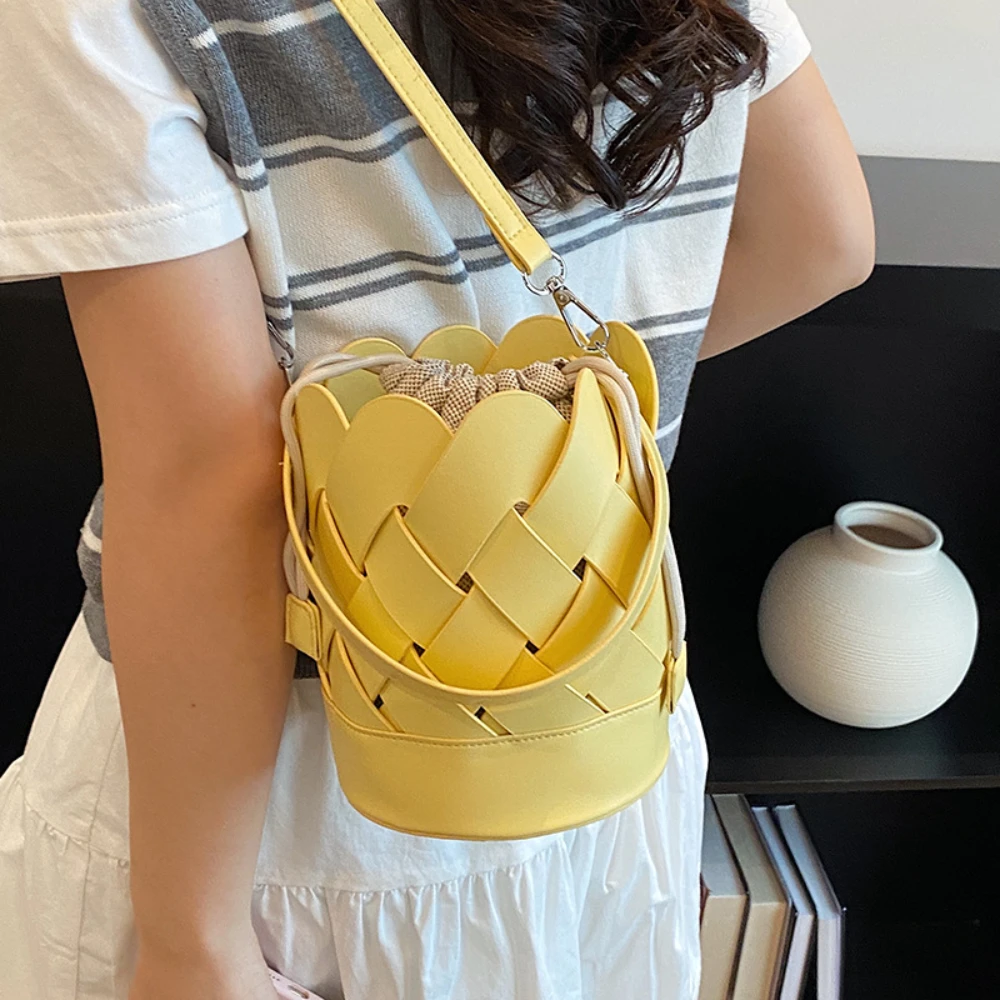 

Women Unique Niche Design Weaving PU Handheld Bag Fashion Versatile Exquisite Crossbody Bag Korean Style Drawstring Shoulder Bag