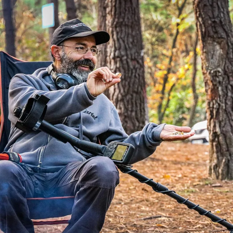 เครื่องตรวจจับโลหะเดอะเลเจนด์เครื่องตรวจจับกันน้ำสำหรับผู้ใหญ่พร้อมคอยล์ 12 นิ้ว (เดอะเลเจนด์+ หูฟังไร้สาย)