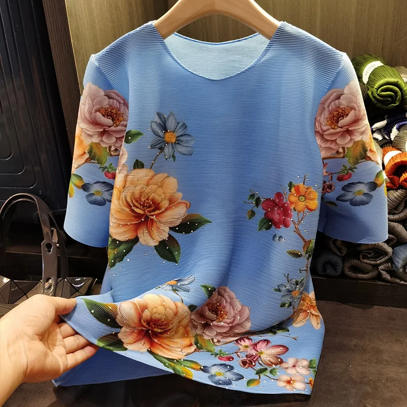 

Design sense, fashionable printed round neck pleated top, women's spring new loose size short sleeved T-shirt