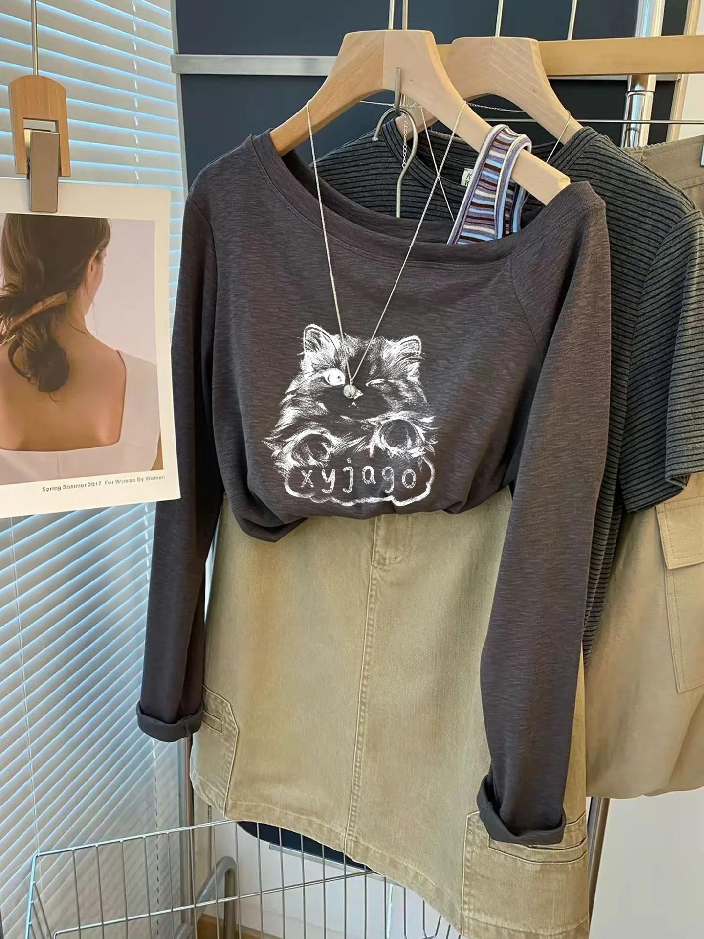 Dongda Gate Fashionable Splice Shoulder Cartoon Print Long Sleeve T-Shirt Women's Top Initial Autumn New Standard Fit Cotton
