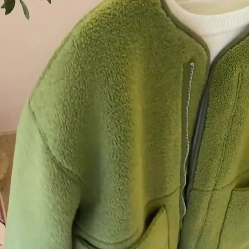 2024 Autunno Inverno Nuovo Cappotto da Donna e Chic in Pile di Lana di Agnello da Donna di Fascia Alta e Esplosiva Strada Minimalista Casual Giubbotti