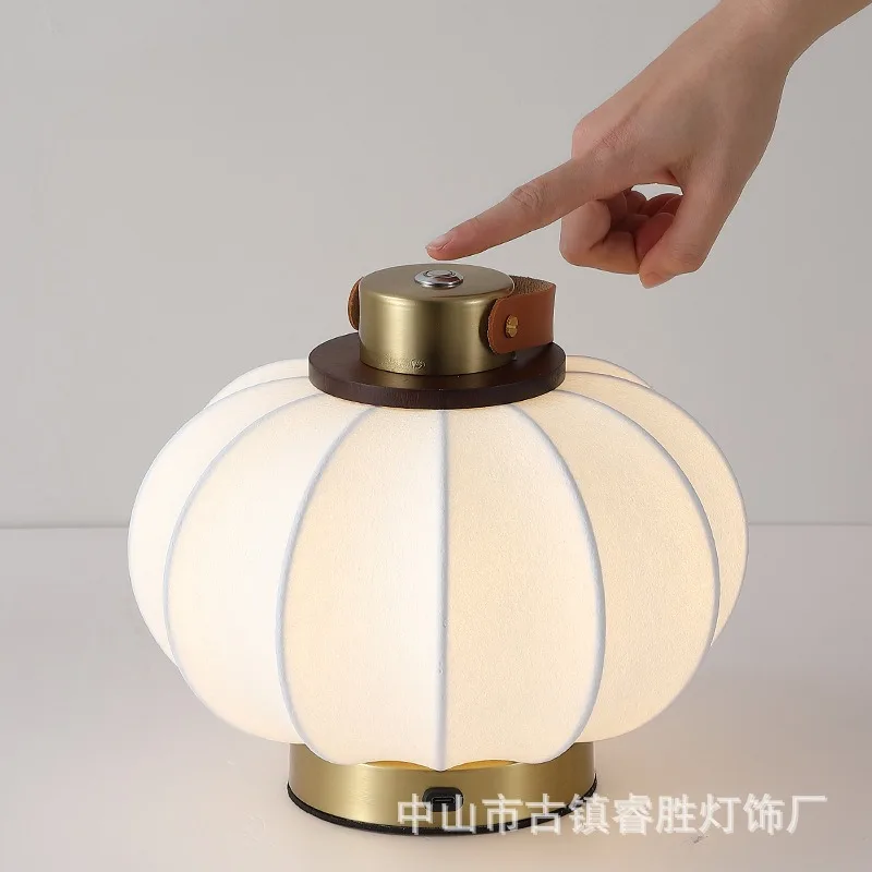 Шелковая настольная лампа, средневековая спальня во французском стиле ретро, новая атмосфера, дизайнер в стиле ваби-саби, прикроватная лампа для главной спальни, элитный класс