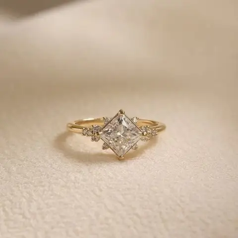 여성을위한 매력 골드 컬러 사각형 기하학 반지 패션 금속 상감 화이트 스톤 링 쥬얼리