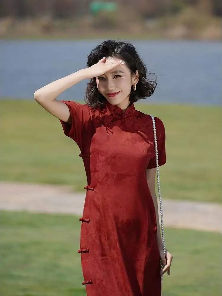 

2025 Women Wine Red Cheongsam High Quality Long Dress Short Sleeve Female Wedding Costumes Vintage Qipao Cheongsam Dress Evening