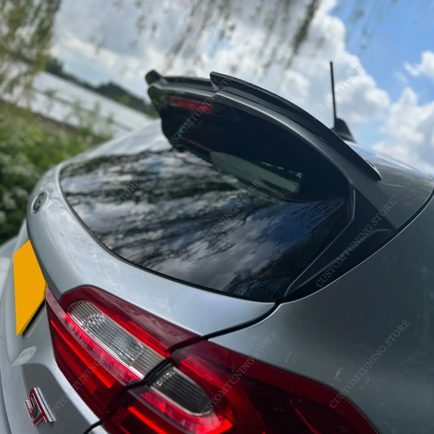 Maxton Style Gloss Black Rear Spoiler Wing For Ford Fiesta MK8 ST ST-line 2018-2024 4-Door Hatchback Rear Spoiler Bodykits