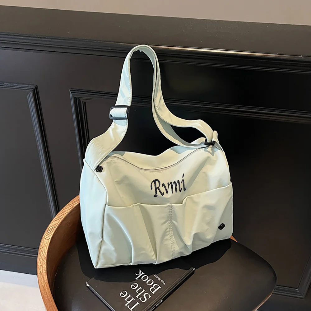 

Large Capacity Customizable Embroidered Travel Bag, Solid Color Casual Outdoor Sports And Fitness Bag, Fashionable Boarding Bag