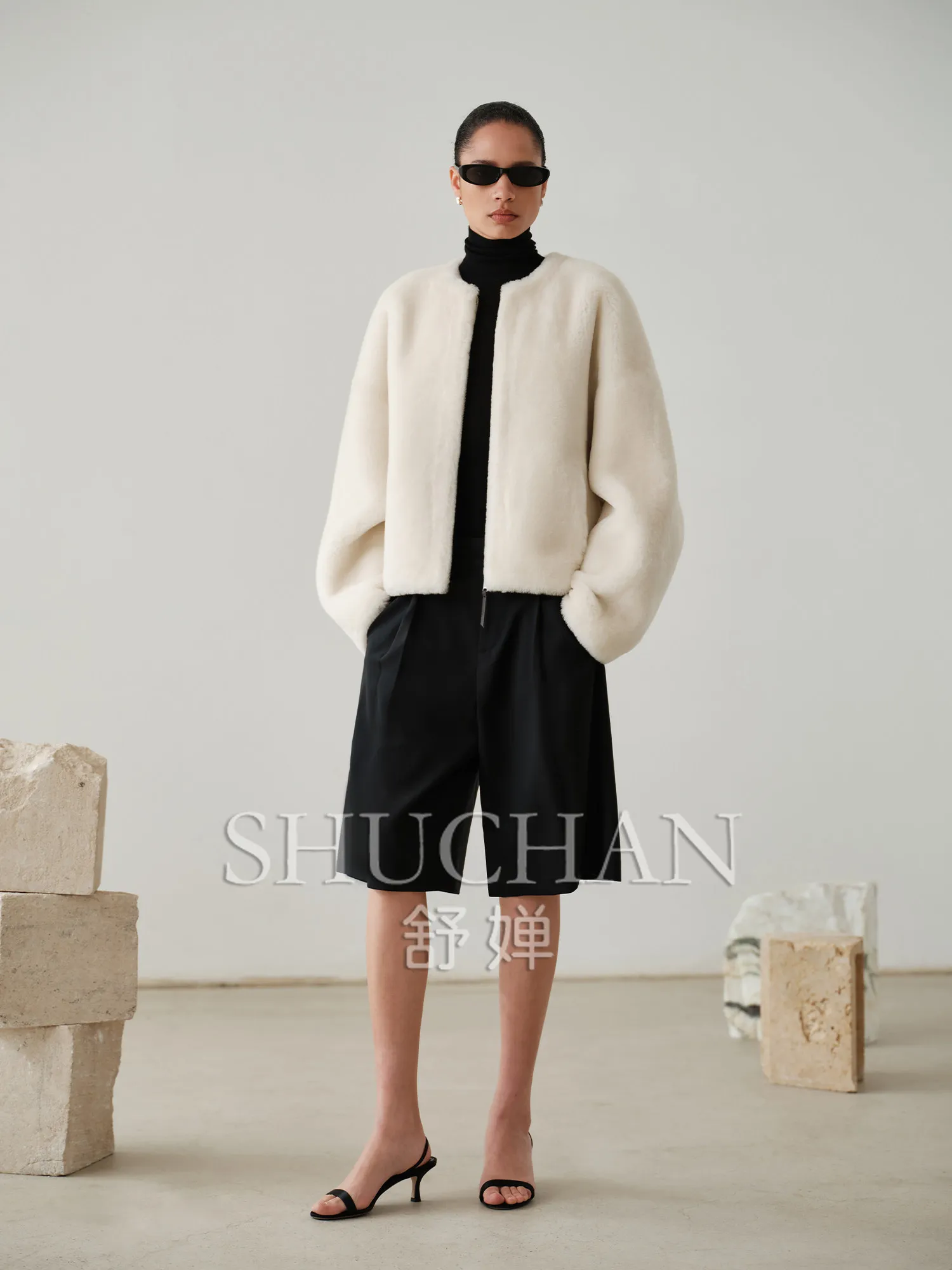 2026 autumn winter jacket women lazy wind bat sleeve silhouette, merino fur integrated casual fur jacket