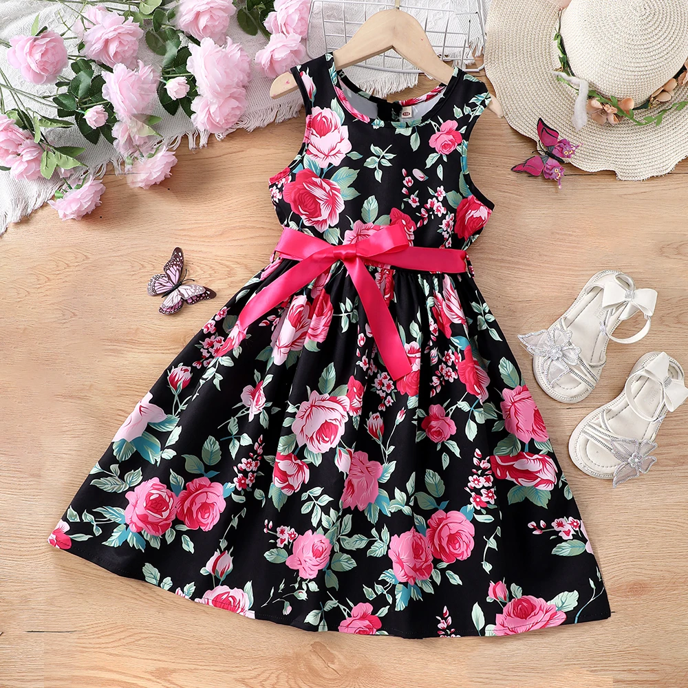 A romantic floral countryside vacation style bow tie dress for girls from Zhongda Children\'s School