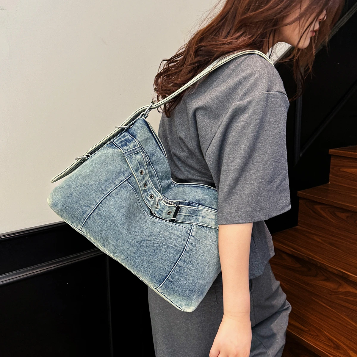 

Джинсовая сумка ручной работы, женская новинка 2024 года, ретро-сумка-тоут, сумка через плечо, стираная литературная сумка на плечо, рабочая покупка, повседневные путешествия