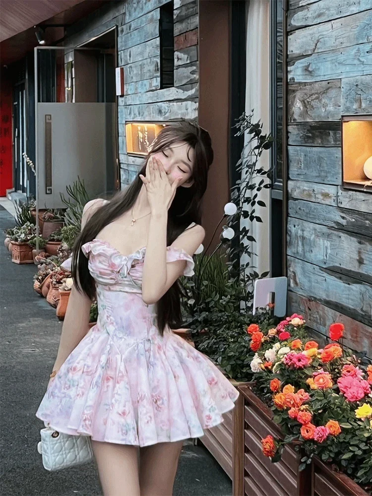 

XZY Sweet Pure Desire Floral Oil Painting Halter Dress Women's plus Size Summer Romantic Vacation Style Short Skirt