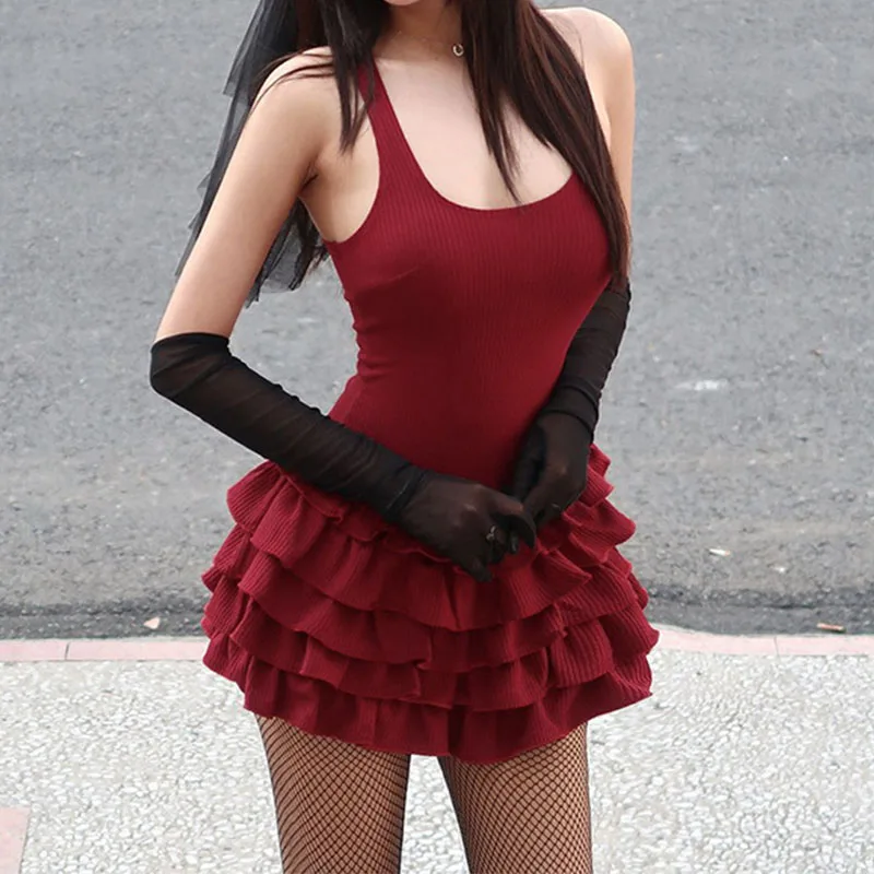 Spring 2026 New Sleeveless Sexy Hot Girl Skirt Fashionable Knitted Red Pettiskirt Cake Dress Princess Style European and America