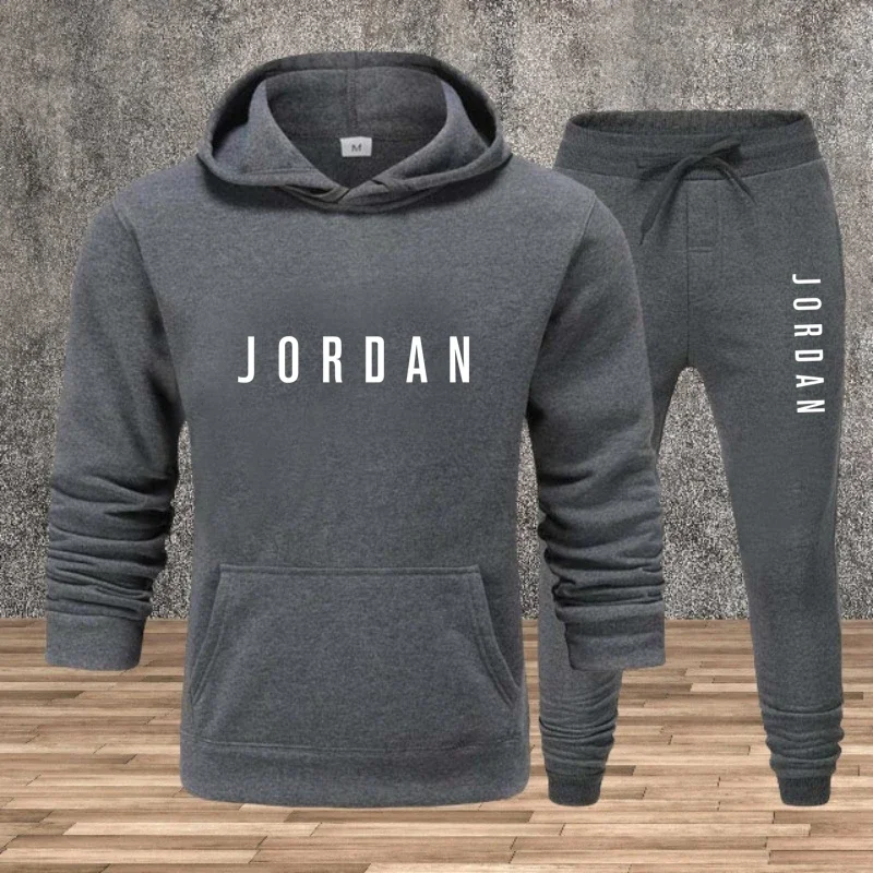 

A new men's solid-color long-sleeved set of two-piece fitness sportswear, hooded sweatshirt and trousers for autumn/winter 2025