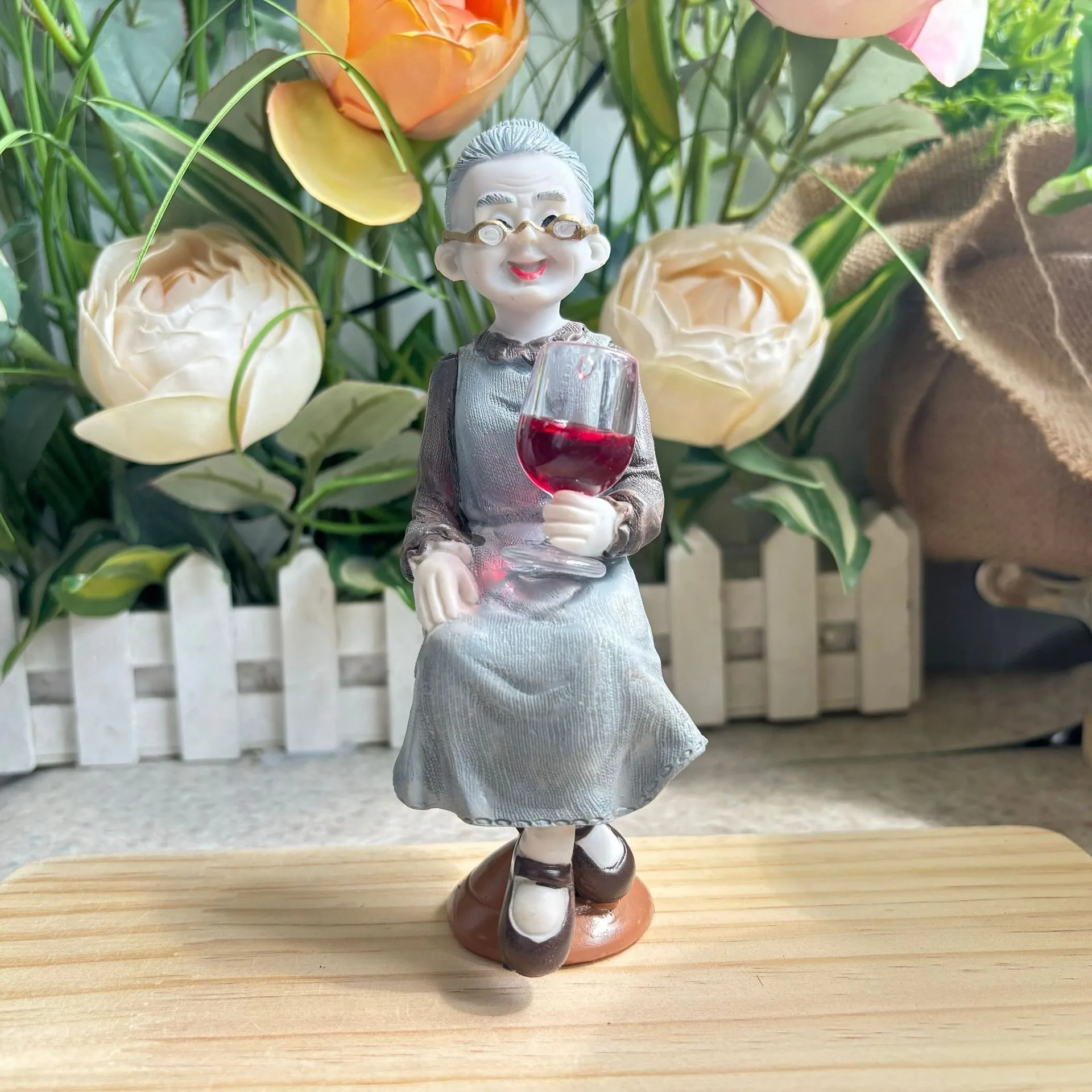 Creative Elderly Couple Resin - Resin Art Furniture recensie en prijs