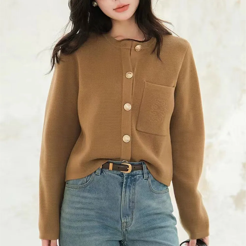 S Home 2024 Otoño Invierno nuevo Sle Retro volante Svel suéter de punto cárdigan abierto desmontable cuello de seta bordado