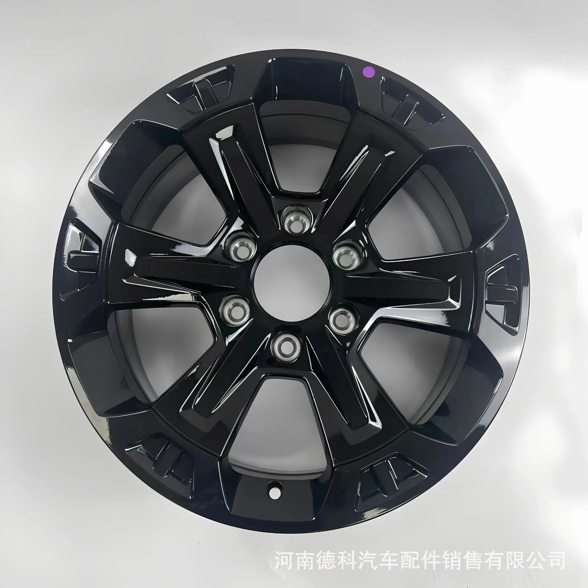 

The list price is oneApplicable to:Suitable for tank 400 new original 18-inch black fully coated wheel hub aluminum alloy wheel