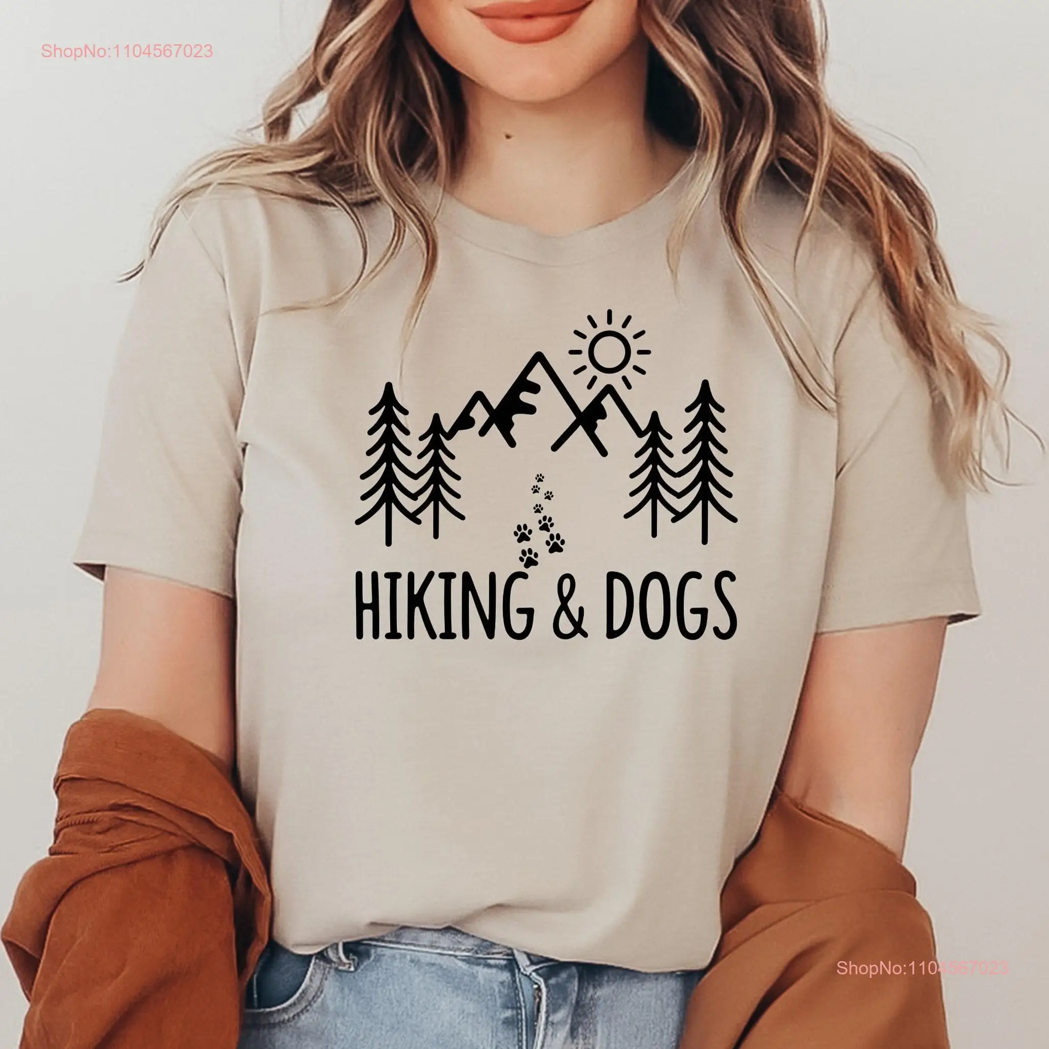 المشي لمسافات طويلة والكلاب تي شيرت عاشق هدية الكلب الطبيعة أعلى الملابس المغامرة في الهواء الطلق عيد الميلاد طويلة أو قصيرة الأكمام