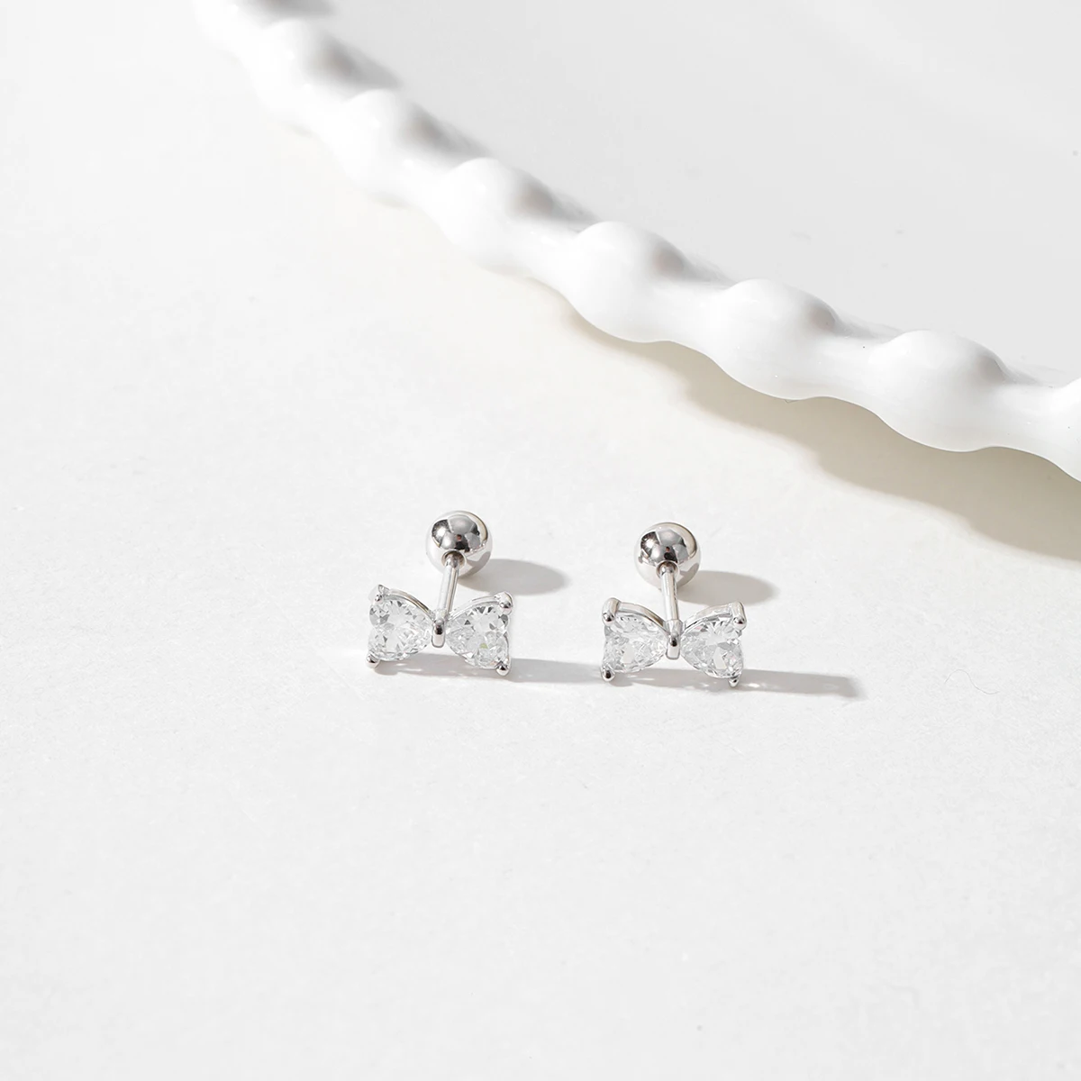 

Пара изысканных и элегантных японских и корейских французских высококачественных серебряных сережек из искусственного циркония для женщин, для празднования в стиле хо