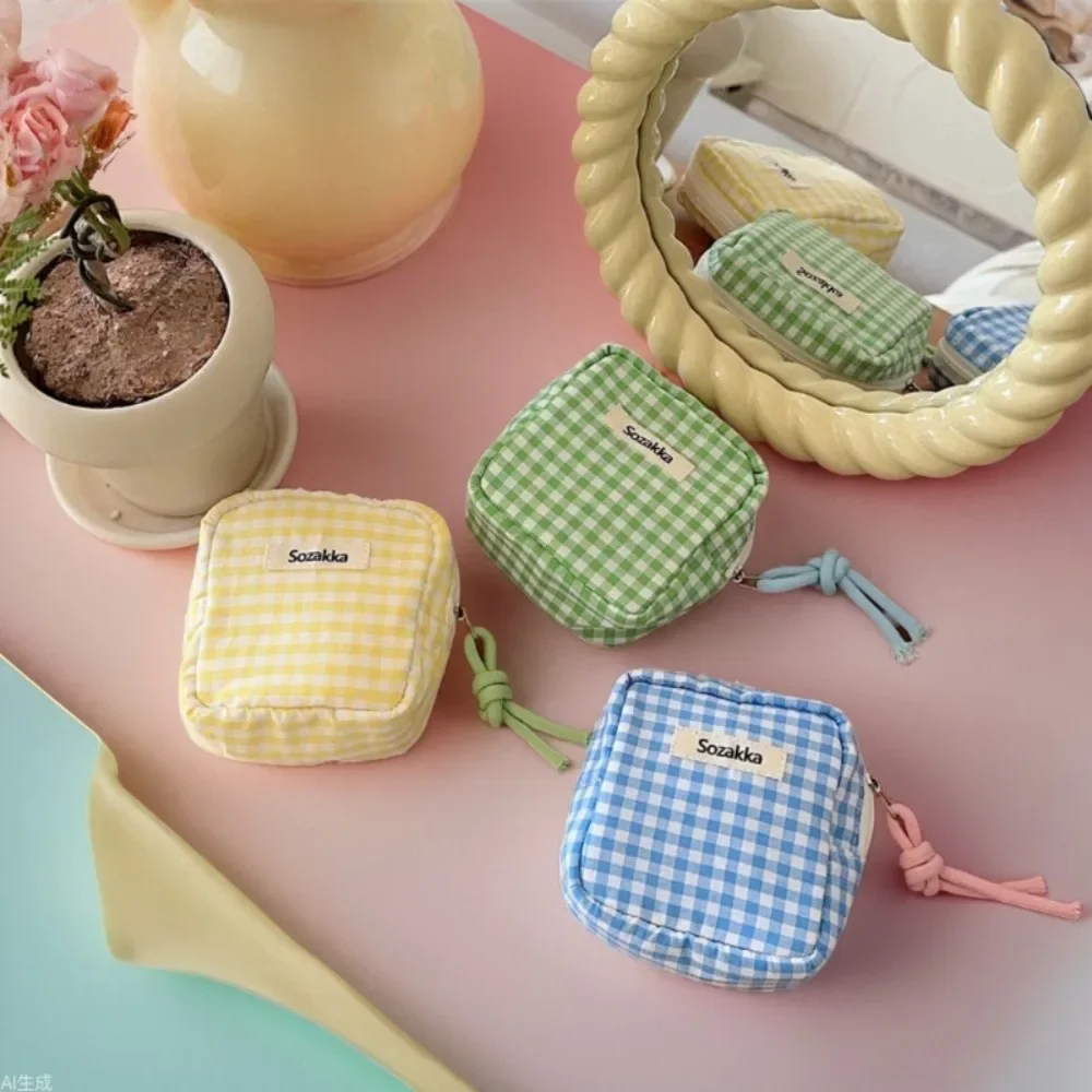 Mini Cute Lattice Square Cosmetic Bag Women Portable Earphones Lipstick Sanitary Napkins Storage Pouch Small Makeup Zipper Bags